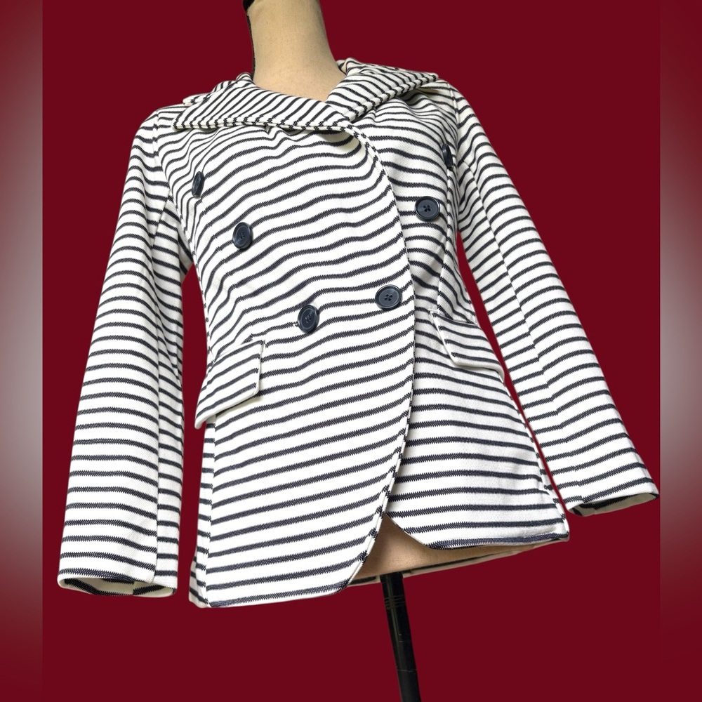Banana Republic-NWT nautical navy/off white striped blazer. Size XSP. New w/tags